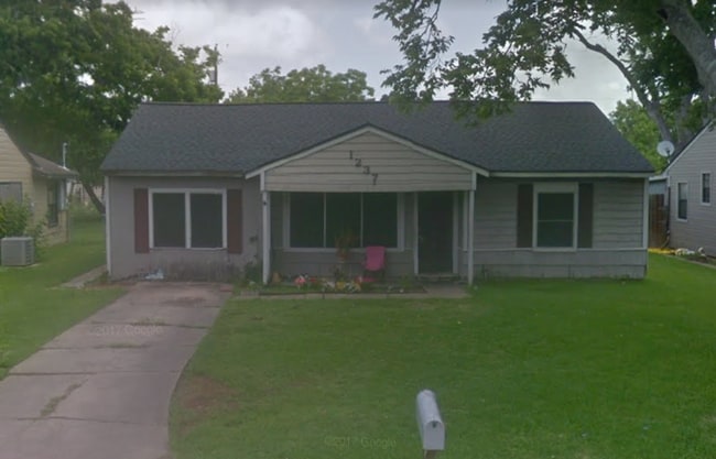 1237 San Felipe St in Angleton, TX - Building Photo - Building Photo