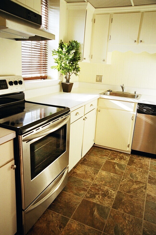 4726 29th St S, Unit C-1 in Arlington, VA - Foto de edificio - Building Photo