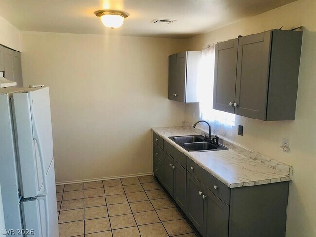 1832 Goldfield St in North Las Vegas, NV - Foto de edificio - Building Photo