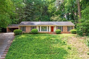 6550 Bridgewood Valley Rd NW in Atlanta, GA - Building Photo