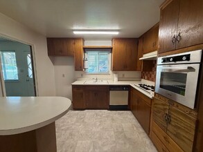 5331 Constellation Way in Sacramento, CA - Building Photo - Building Photo