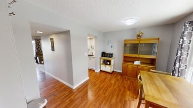 9501 72 Ave in Grande Prairie, AB - Building Photo - Building Photo