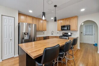 3057 Serenity Ln in Naperville, IL - Building Photo - Building Photo