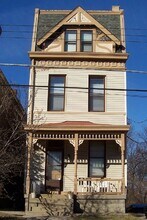 3255 Bishop St in Cincinnati, OH - Foto de edificio - Building Photo