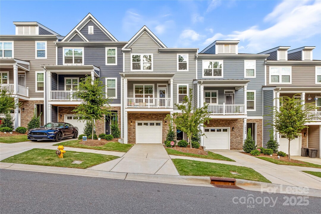 10252 Glenmere Crk Cir in Charlotte, NC - Building Photo
