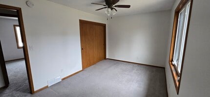 4527 51st St, Unit Duplex 4527 51st St. in Des Moines, IA - Foto de edificio - Building Photo