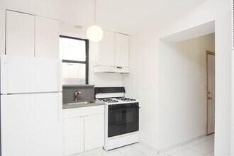 531 N Claremont Ave, Unit 1 in Chicago, IL - Foto de edificio - Building Photo