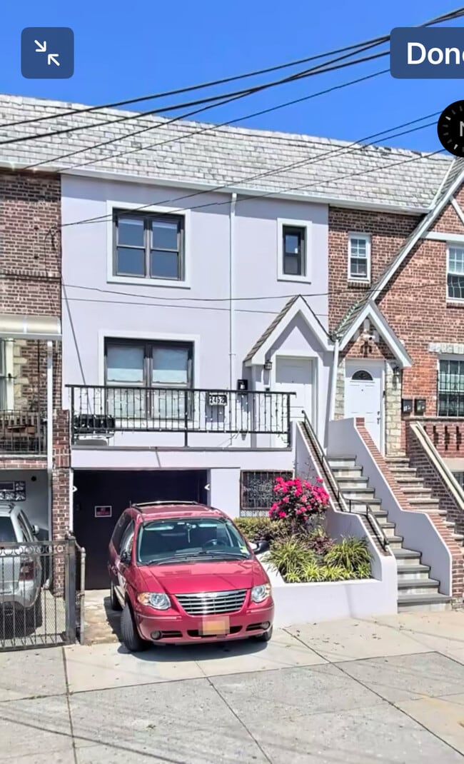 2452 33rd St, Unit Duplex