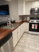1904 Heywood St in Simi Valley, CA - Building Photo - Building Photo