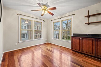 8852 Thomas Lea Terrace in Gaithersburg, MD - Building Photo - Building Photo