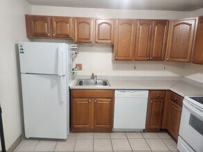 135 Union St, Unit 15 in Leominster, MA - Building Photo - Building Photo