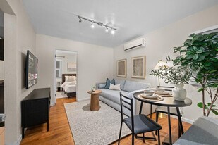 223 28th St in San Diego, CA - Building Photo