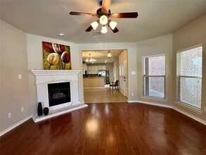 4140 Comanche Dr in Carrollton, TX - Foto de edificio - Building Photo