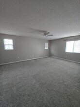 6885 Charlestown Ln in Mason, OH - Foto de edificio - Building Photo