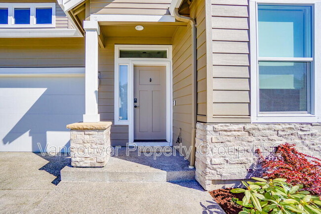 12404 NE 102nd Way in Vancouver, WA - Foto de edificio - Building Photo