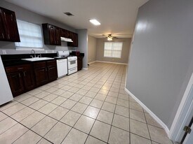 4927 Leeland St in Houston, TX - Building Photo