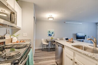 Pierpont Apartments in Westerville, OH - Foto de edificio - Building Photo
