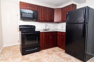 22 Carson Ln, Unit C in Medford, NY - Building Photo - Building Photo