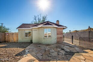 2135 W Hadley St in Phoenix, AZ - Building Photo