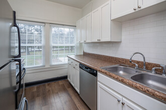 Blackstone Apartments in Nashville, TN - Building Photo - Interior Photo