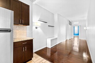 327 Monroe St in Hoboken, NJ - Building Photo - Building Photo