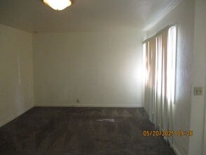 2251 4th St in Baker City, OR - Building Photo - Building Photo