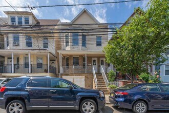 61 46th St in Weehawken, NJ - Building Photo - Building Photo