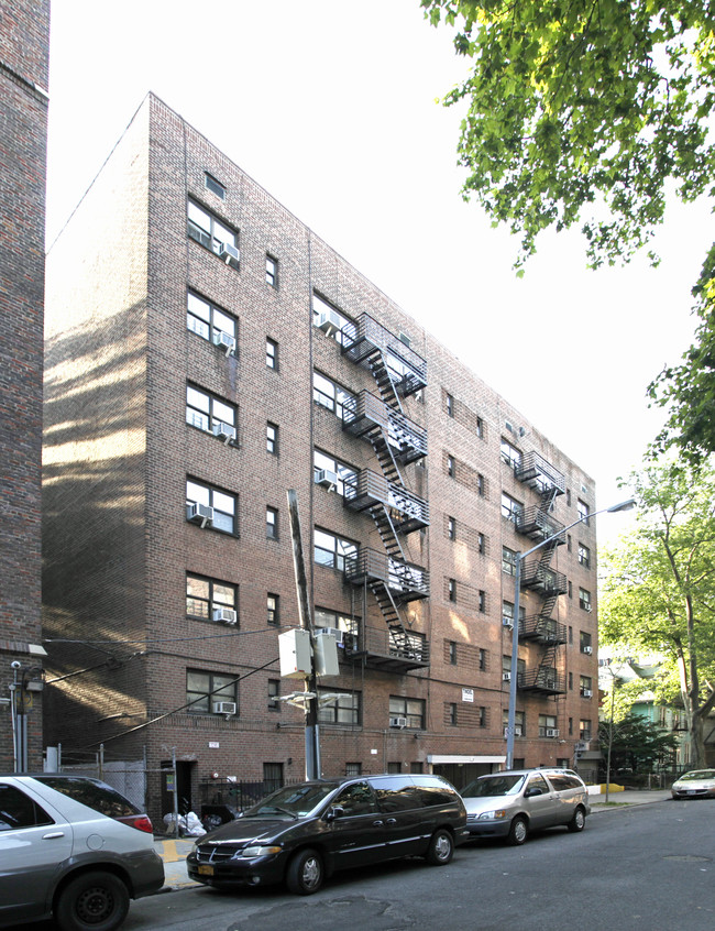 611 E 21st St in Brooklyn, NY - Foto de edificio - Building Photo