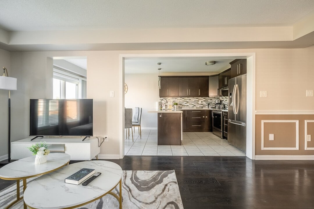 128 Emerald Coast Trl in Brampton, ON - Building Photo