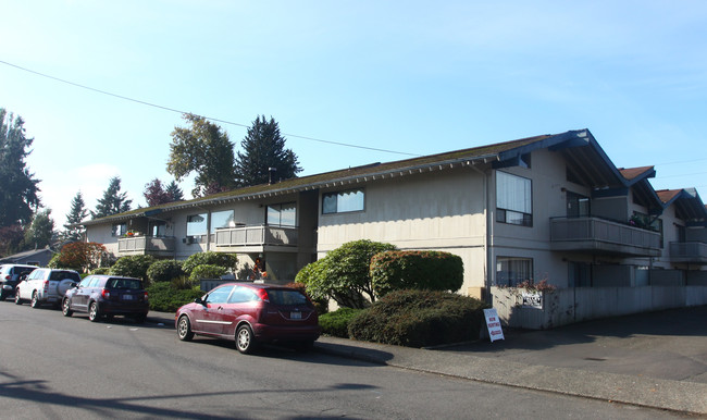 Illahee Apartments in Auburn, WA - Building Photo - Building Photo