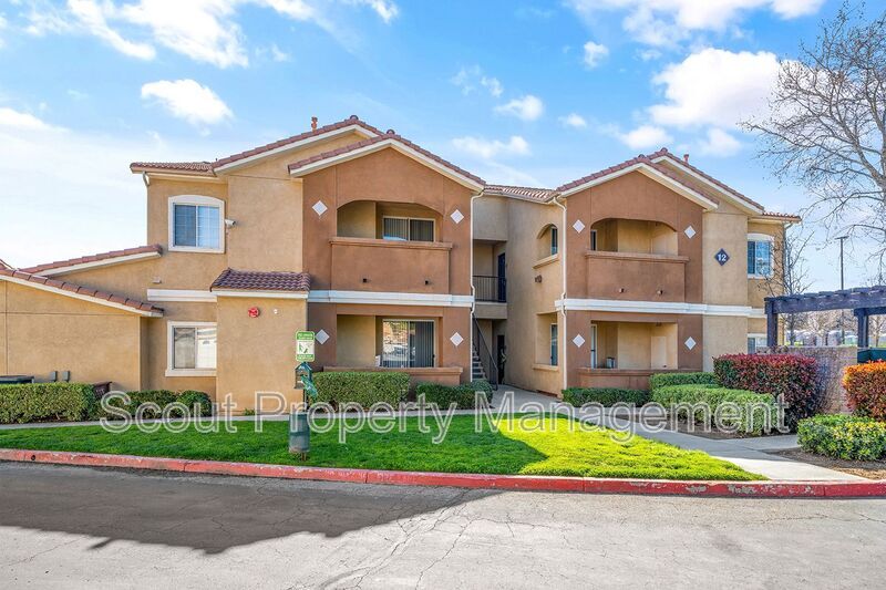 24909 Madison Ave in Murrieta, CA - Building Photo