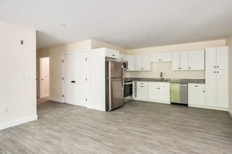 725-727 Central Ave in Dover, NH - Building Photo - Building Photo