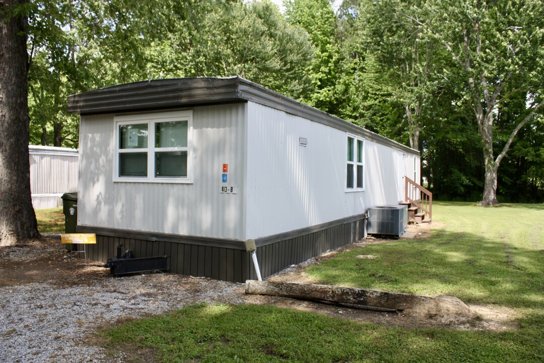 413 W Limestone Rd in Hazel Green, AL - Building Photo
