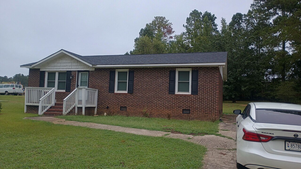 115 Myrtle St in Greenwood, SC - Building Photo