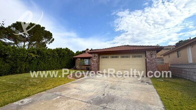18179 Country Glen Ln in Victorville, CA - Building Photo - Building Photo