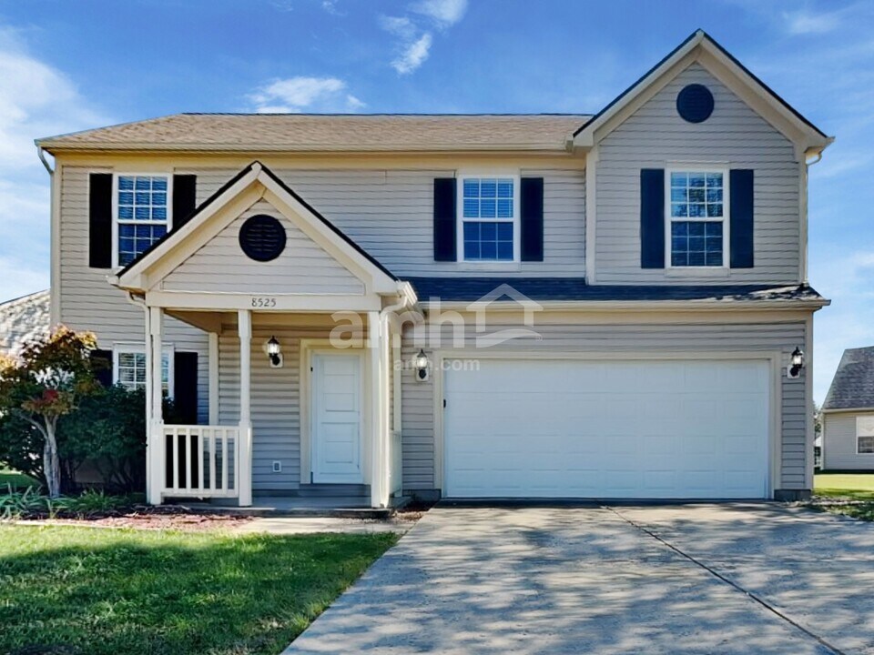 8525 Morgan Dr in Fishers, IN - Building Photo