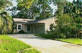 722 Wentworth St in Sebastian, FL - Building Photo