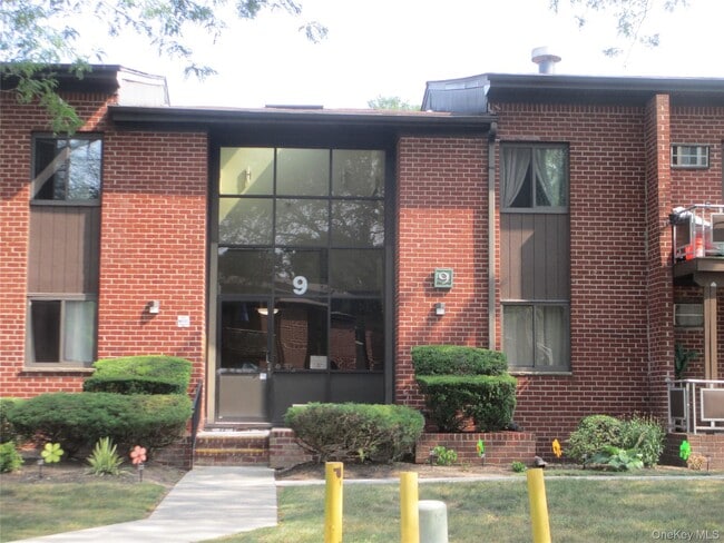 property at 9 Darian Ct