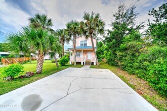 1305 Calhoun Ave in Panama City, FL - Foto de edificio - Building Photo