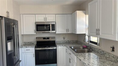 7751 Segovia St in Orlando, FL - Building Photo - Building Photo