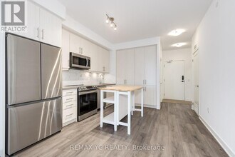 95 Oneida Crescent in Richmond Hill, ON - Building Photo - Building Photo