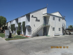 718 N Sanders St in Ridgecrest, CA - Building Photo - Building Photo