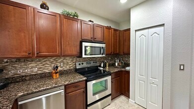 4702 Cohune Palm Ct in Greenacres, FL - Building Photo - Building Photo