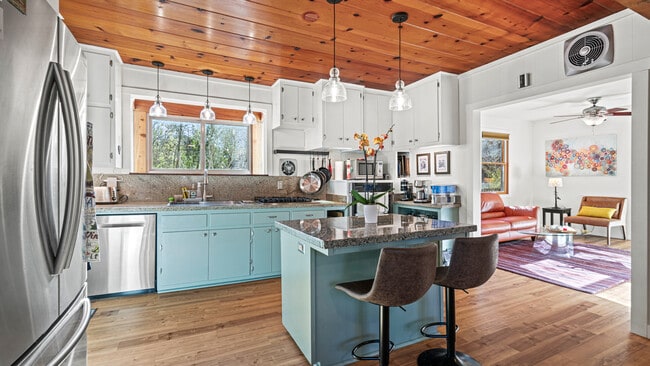 property at 13615 Arnold Dr