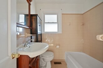 8207 Tidewater Dr in Norfolk, VA - Building Photo - Building Photo