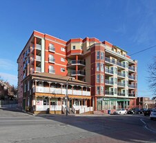 154-160 Woodbridge Ave in Vaughan, ON - Building Photo