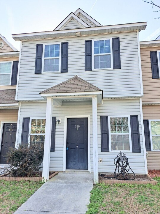 310 Burley Dr in Hubert, NC - Building Photo