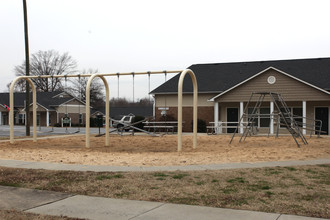 Parkside Apartments in Greensboro, NC - Foto de edificio - Building Photo