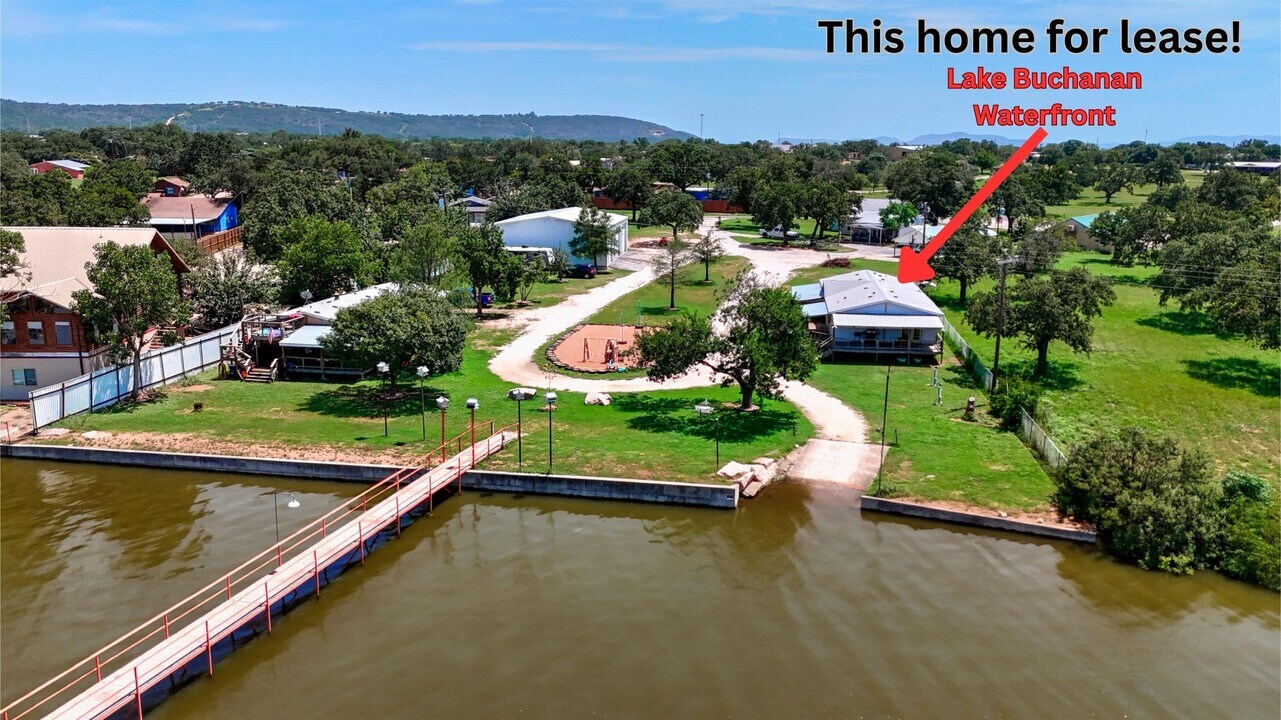 1504 TX-261 in Buchanan Dam, TX - Building Photo
