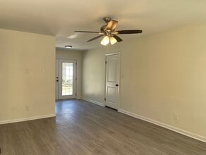 636 Jeb Stuart Dr in Jonesboro, GA - Building Photo - Building Photo
